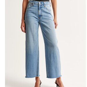 A&F High Rise Cropped Wide Leg Jean (Long Length)